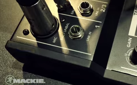 Mackie DL32R Overview Video
